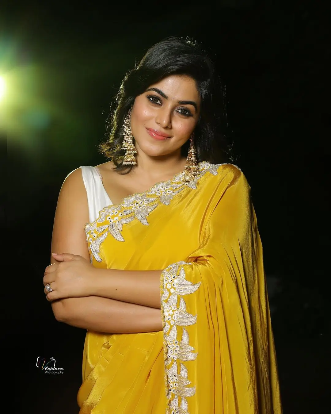 shamna kasim mesmerizing looks in beautiful yellow saree sleeveless white blouse